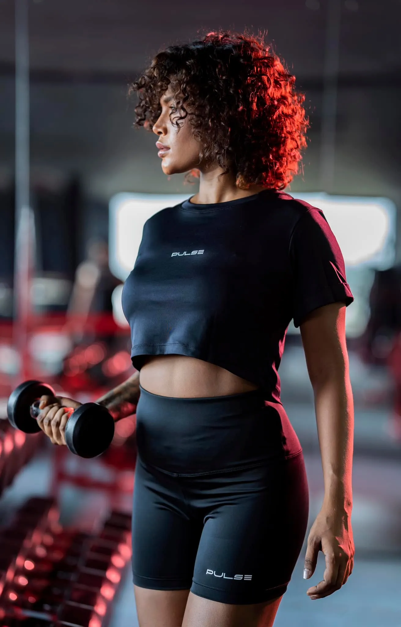 BLACK CROP TOP